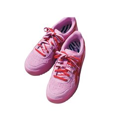 【365days色っぽ】恋ムードを高める、どピンクなスニーカー。コーデの主役にも！♡