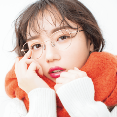 冬の女の子が3倍可愛い理由ってこれか！　マフラー×めがねであざと可愛く小顔も狙って♡【日向坂46齊藤京子】