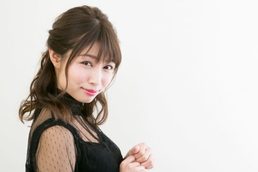 そのヘアメイク上から見るか? 横から見るか? 秋の紅葉ドライブデート編