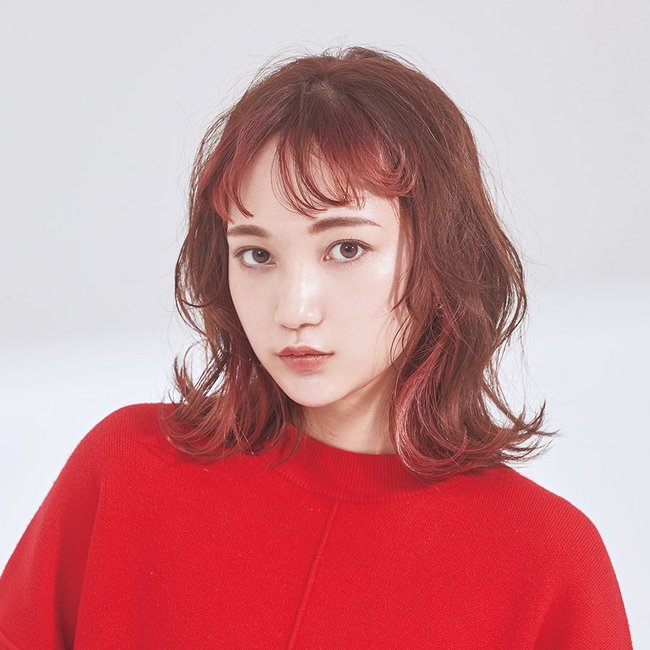【ミディアム】可愛さと強さを併せ持つ二面性ツンデレレッド