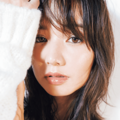 ナチュラルなだけじゃ終わらせない。アンダーラインで隠し“攻め”メイク