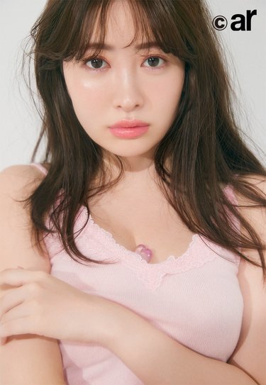 小嶋　陽菜 小嶋陽菜、美背中あらわな衣装でar表紙に初登場♡撮影は謎用語連発で「異文化交流会みたい（笑）」 | arweb（アールウェブ）