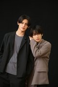 (右)小西詠斗　(左)元之介