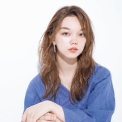 ほつれたようなニュアンシーウエーブでオトナ顔♥