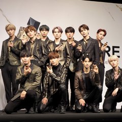 JO1のセクシーすぎるスーツ姿と『Freedom』披露にファン歓喜♡　【YSL×JO1】ゲリラライブレポ