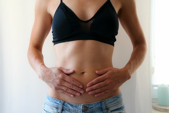 生理中もポジティブに過ごすために♡医師＆薬剤師が解説！生理前の対処法や生理中のデートやお出かけ【おすすめアイテム8選】