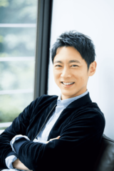 穏やかな笑顔にキュン♡ 王子様系 年上オトコ、小泉孝太郎の恋愛観に迫る！