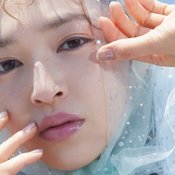 キラ盛りだけど、涼し気に♡ ネイルとアイメイクの夏ちょいテク
