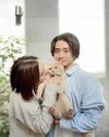 夫・和久井克哉さんと愛猫『とらお』との3ショット