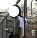 １年前の不意打ちショット。後ろに寄りかかっていないのに、肩が前へ…&nbsp;