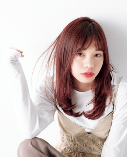 【ストレート派の女子注目】まとまるのに重く見えない、ツヤも叶えるセミロングって?