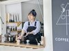 ふみかさんのラフな接客に惹かれるお客さんは多数