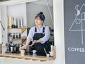 ふみかさんのラフな接客に惹かれるお客さんは多数