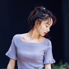 色気を盛るなら、UやVよりスクエアネック♡ 美デコルテでメンズの視線ひとり占め