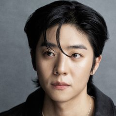 【arweb限定カット】チェ・ジョンヒョプと恋愛トーク♡連絡は電話派orメッセージ派？「一度電話をかけたらちょっと長話をするタイプです」