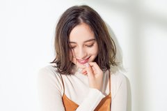 しっとり落ち着いたダークなオリーブグリーン