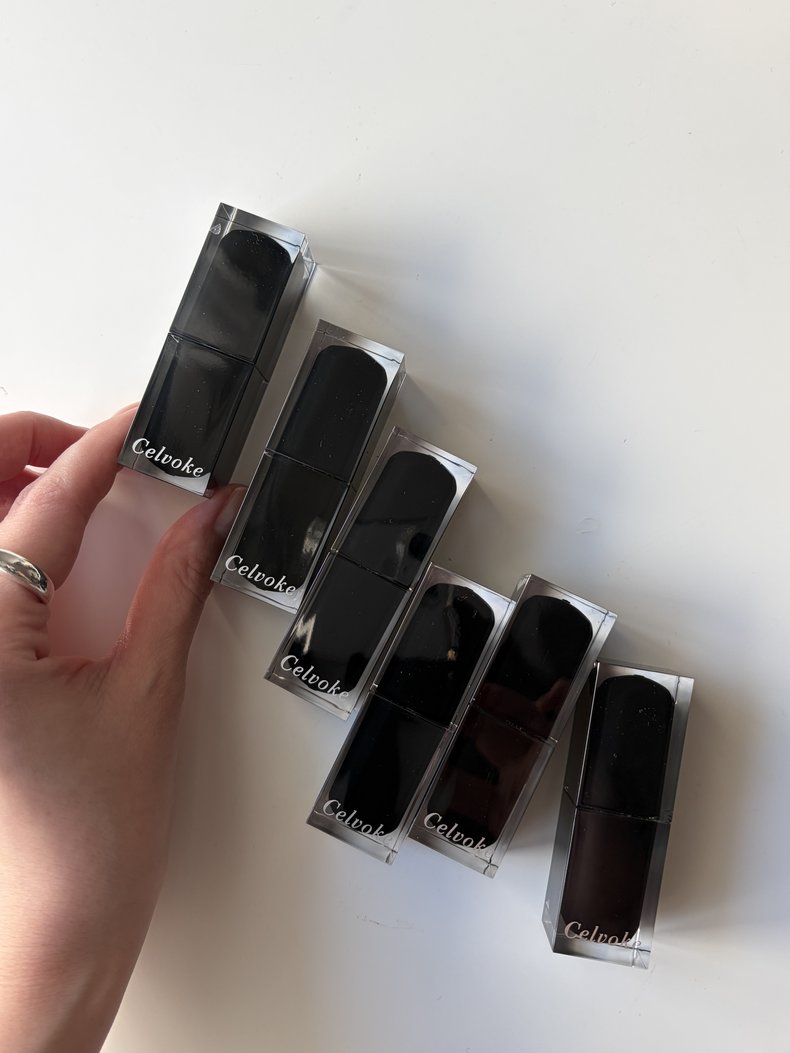 セルヴォーク ルージュ オー ミューテッドグロウ　パッケージ