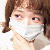 「マスクに負けない存在感が欲しい!」旬のピンクで惹きつけられる目元に♡