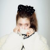 今季マストハブアイテムのリボンをピックアップ♡八木アリサがお手本！【大胆リボン×シンプル】コーデでシャレみマシマシ