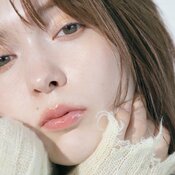 八木アリサが眼福アゲメイクに挑戦! 気分をグググと高めてくれる♡ うるうるgirlの【高まりコスメ】10選