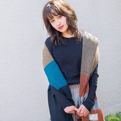 大人顔の無造作ミディアムパーマ