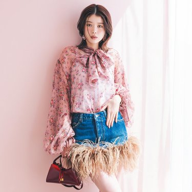 ドルチェ＆ガッバーナ】馬場ふみかが軽やかに着こなす♡ 春の可憐な美