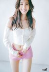 新木優子、美デコルテショット。ar2月号より