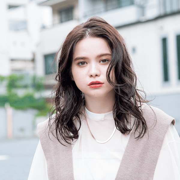 暗髪でもここまで垢抜ける！  色気を纏うアンニュイロングはこう作るべし♡