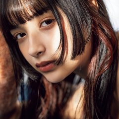 【ロング】ブルベ肌にお似合いなヘアカラーは？