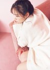 齊藤京子、無防備ソファーショット２