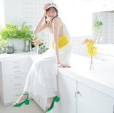 【真夏の恋コーデ】彼をドキっとさせたい♡ 佐藤栞里が着こなす、恋を引き寄せる肌見せ服