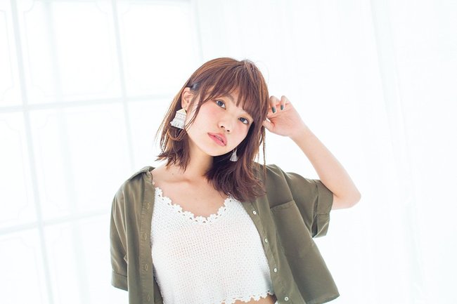 小顔もおしゃれも叶えてくれる自然体ミディアム