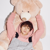 クマさん、そこ代わって！眞栄田郷敦のむぎゅっ♡ショットが可愛すぎ