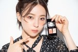 ヘアメイク小松氏「これめっちゃキラキラ出る～♡」写真映えも最高なシャドウを発見！【村瀬紗英がお試し】