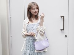 湿気でうねる前髪が…2秒でふわサラ髪に！？持ち運びできる【梅雨に持っておきたい神アイテム】