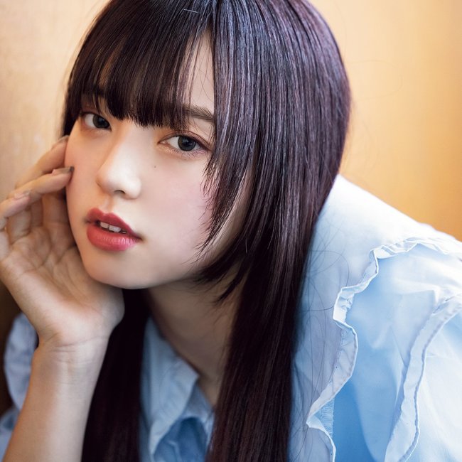 【ロング】透明感が欲しいならダークチェリーレッドがお似合い