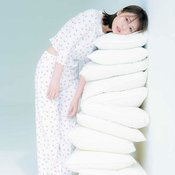 長濱ねるのルーティーン、全部見せます♡「下半身を中心にしっかり伸ばして…」朝や夜の過ごし方からスキンケア事情までお届け