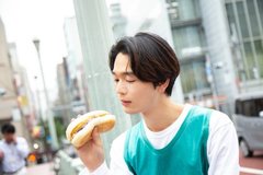 男子はコッペパンがお好き【岩井拳士朗とキャベツメンチ編】　