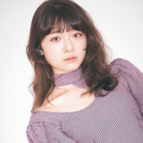 ヘアにもクラシカル旋風到来！？   一歩周りと差をつけるならこのミディで決まり♡