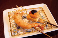 デートにうってつけ♡カウンター席で食べる揚げたての串かつが絶品♪【フォーリンデブはっしー】