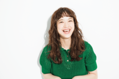 巻き髪スタイリングで 甘～い目力をふりまいちゃお！