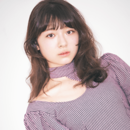 ヘアにもクラシカル旋風到来！？   一歩周りと差をつけるならこのミディで決まり♡