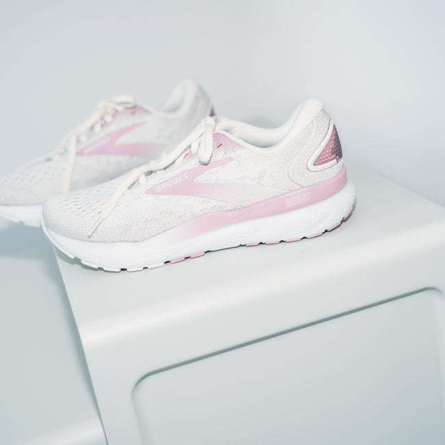 どんな系統にも対応可能♡ 見ているだけで気分が上がる【最旬スニーカー】6選