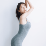 田中みな実、きゅっとお尻をつきだしたarポーズに挑戦！「体のラインが美しすぎる…」と絶賛の声