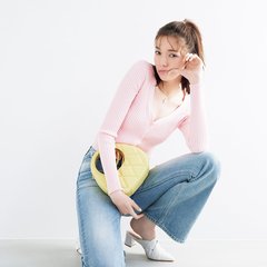 色の掛け合わせでこんなにオシャレ♡トーンを合わせてモテ度UP！佐藤栞里が着こなす【シャレ見え上級者コーデ】３選