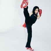 広瀬すず、発売前から話題のボクシングショットを公開♡かっこよすぎる“すずマインド”にも迫る
