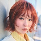 【ボブ】シャープなレイヤーボブはまろみオレンジで可愛げをオン