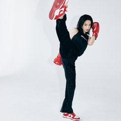 広瀬すず、発売前から話題のボクシングショットを公開♡かっこよすぎる“すずマインド”にも迫る