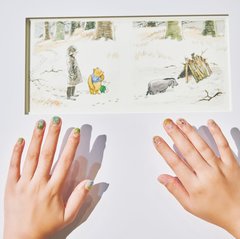 爪先にトロ〜リとはちみつを♡ きらめく「クマのプーさん」モチーフネイル 【美術ネイル＆おすすめ展示会】