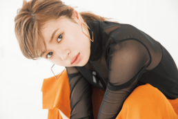 セミマット肌はブラシでムラなくがお約束♥簡単メイクテクでモードなキブンを盛り上げて